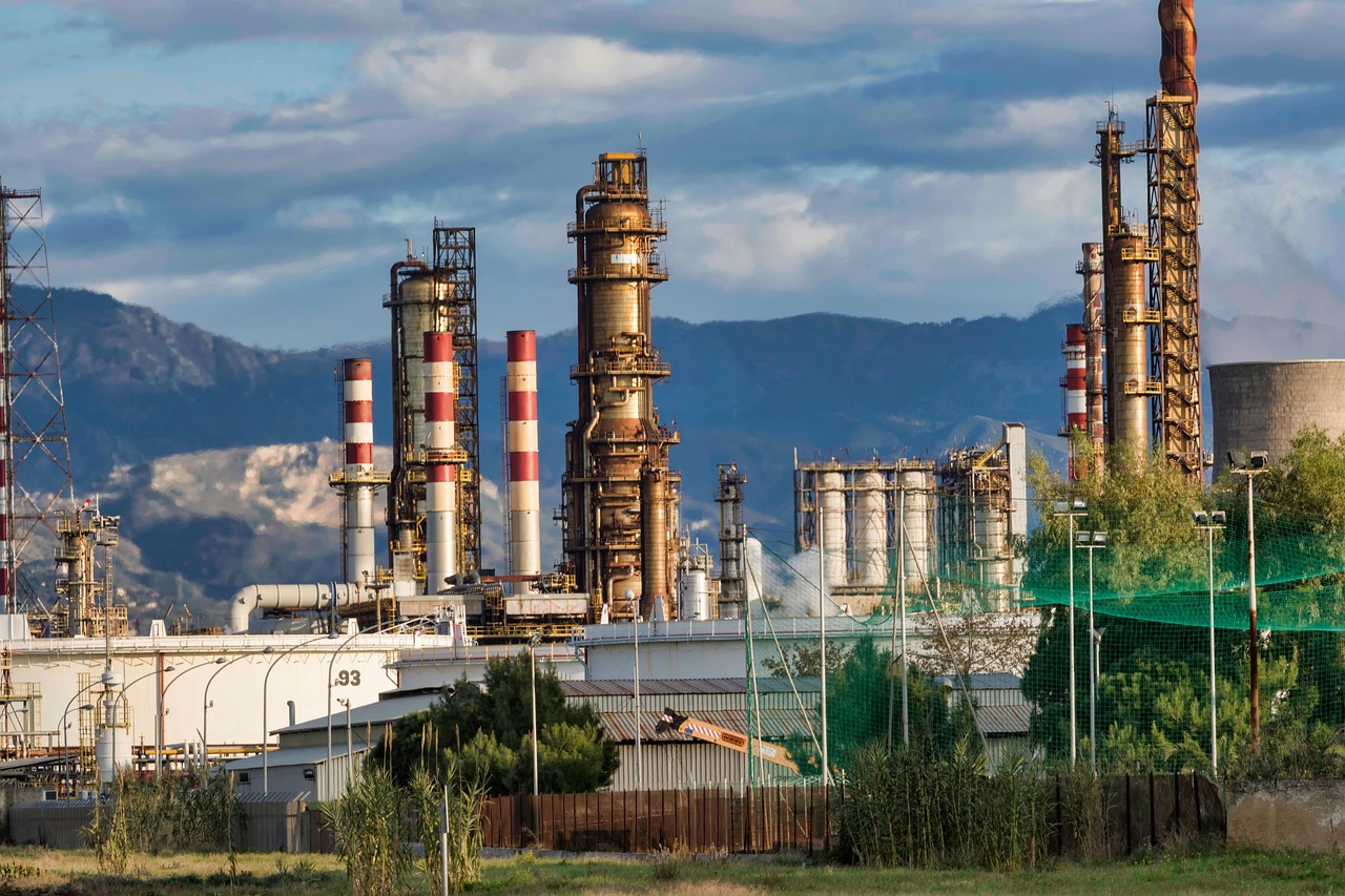 refinery, petrolium, fossil, gas, polluted, drop, dirty, oil, nature, black, extraction, pollution, pollute, crude oil, tankers, sea, industry, pozzo